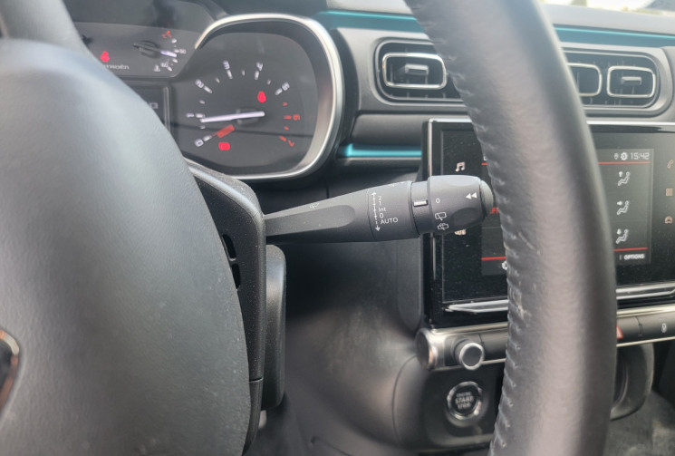 Citroën C3 III (B618) Phase 2 1.2 THP PureTech 12V EAT6 S&S 110 cv Boîte auto SHINE