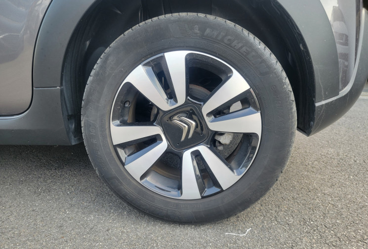 Citroën C3 III (B618) Phase 2 1.2 PureTech 12V EAT6 S&S 110 cv Boîte auto SHINE