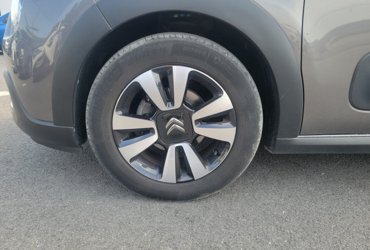 Citroën C3 III (B618) Phase 2 1.2 THP PureTech 12V EAT6 S&S 110 cv Boîte auto SHINE