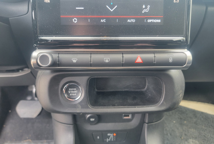 Citroën C3 III (B618) Phase 2 1.2 THP PureTech 12V EAT6 S&S 110 cv Boîte auto SHINE