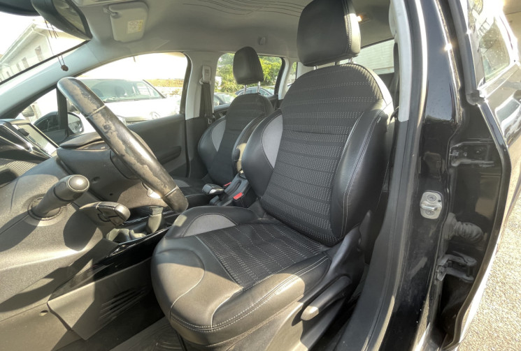 Peugeot 2008 1.2 / 82 CH / ALLURE