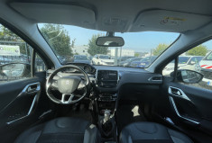 Peugeot 2008 1.2 / 82 CH / ALLURE