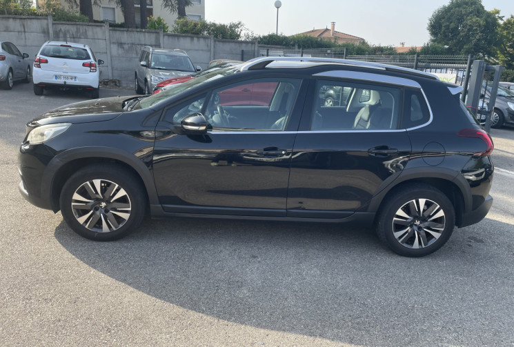 Peugeot 2008 1.2 / 82 CH / ALLURE