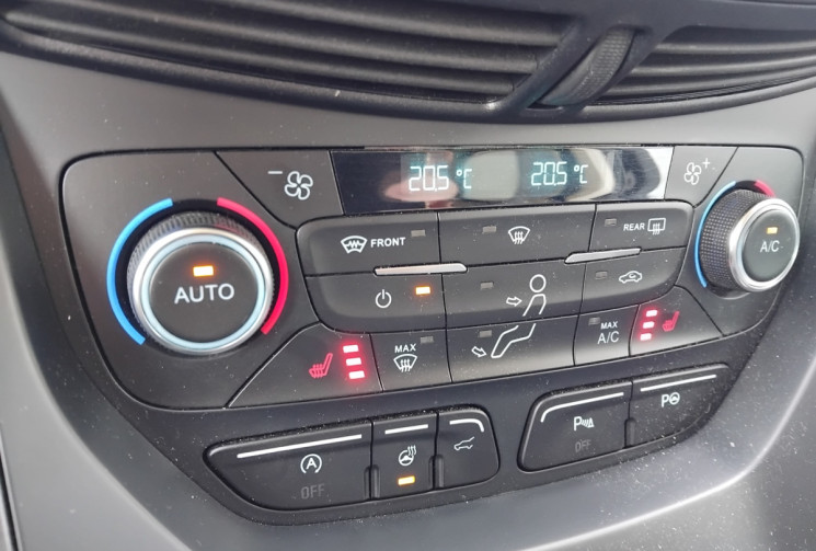 Ford Kuga 2.0 TDCi 4x4 Powershift 150 cv VIGNALE