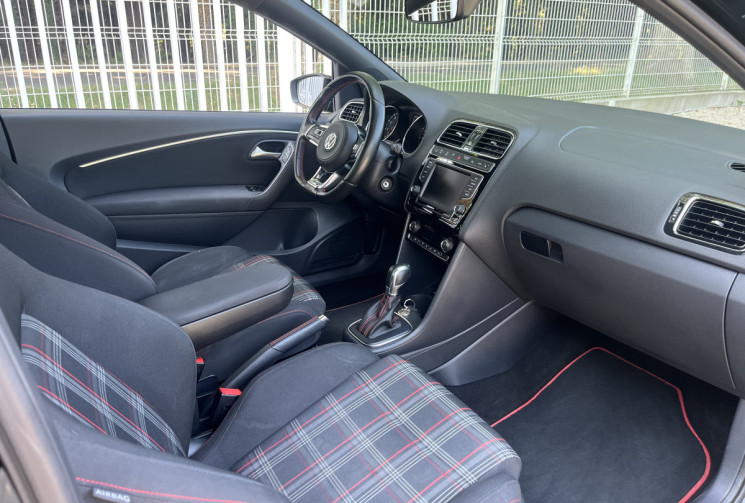 Volkswagen Polo GTI 1.8 192 / Entretien 100% Volkswagen / Mode Sport / Sièges Chauffants / CarPlay