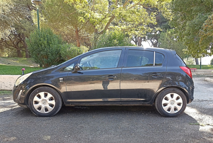 Opel Corsa 1.2L 85ch - Clim - Régulateur - Cuir - Ed. 150ème anniversaire