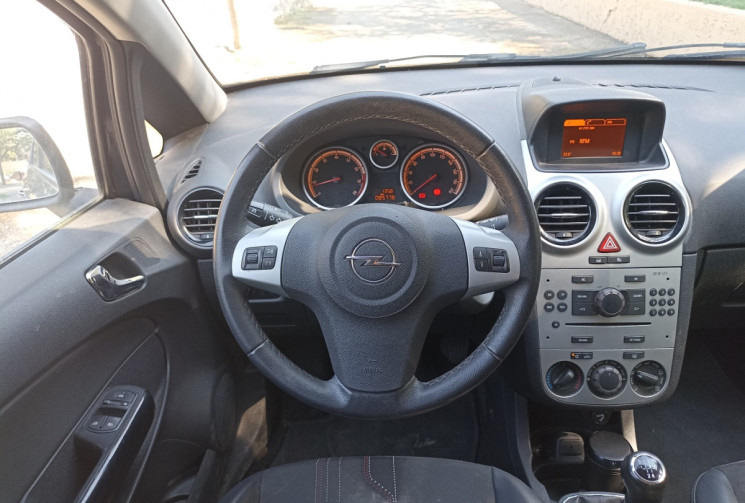 Opel Corsa 1.2L 85ch - Clim - Régulateur - Cuir - Ed. 150ème anniversaire