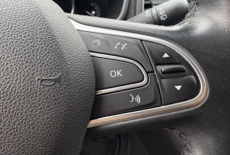 Renault Megane IV INTENS 1.3 TCe 140 cv * Carplay * Caméra * Led Ambiance * Multi sense