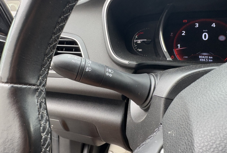 Renault Megane IV INTENS 1.3 TCe 140 cv * Carplay * Caméra * Led Ambiance * Multi sense