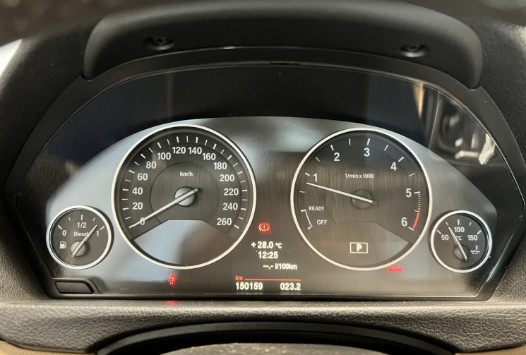 BMW Série 3 F30 318D 142 CH LUXURY 