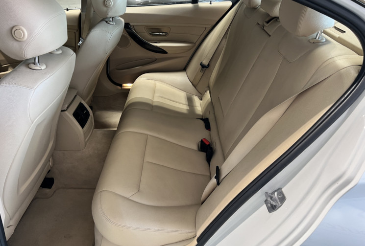 BMW Série 3 F30 318D 142 CH LUXURY 