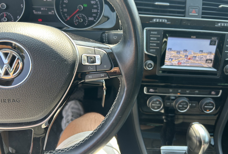 Volkswagen Golf VII 1.6 TDI 105 Ch CUP DSG7 5P * DISTRIBUTION NEUVE * TOIT OUVRANT * RADARS ARR / AV