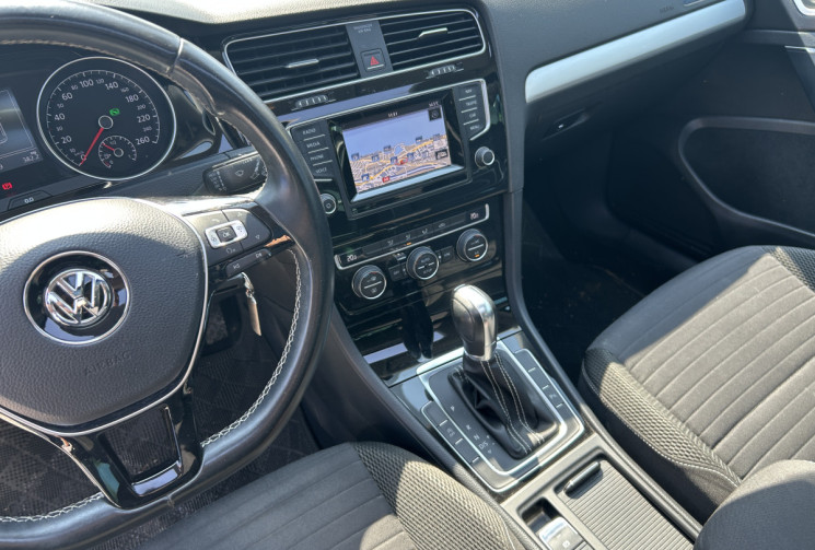 Volkswagen Golf VII 1.6 TDI 105 Ch CUP DSG7 5P * DISTRIBUTION NEUVE * TOIT OUVRANT * RADARS ARR / AV