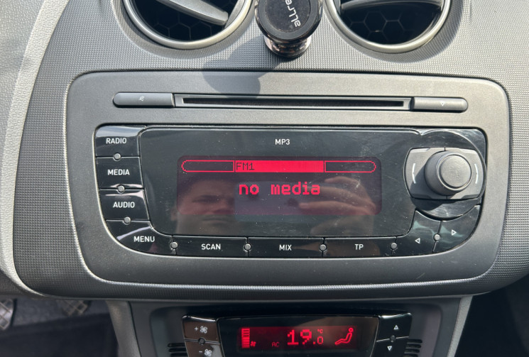 SEAT Ibiza IV 1.6 TDI 90 Ch FAP REFERENCE COPA * DISTRIBUTION NEUVE * 