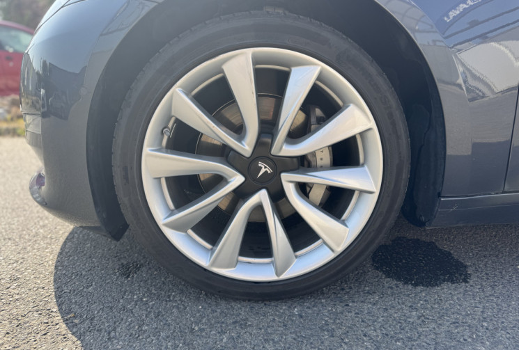 Tesla Model 3 Long-Range Dual Motor AWD
