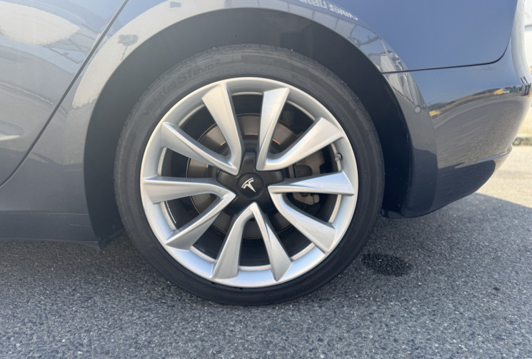 Tesla Model 3 Long-Range Dual Motor AWD