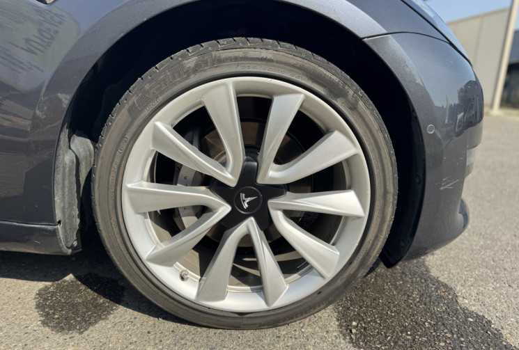 Tesla Model 3 Long-Range Dual Motor AWD