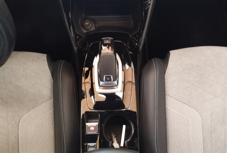 Peugeot 208 II (P21)1.2  EAT8 S&S 130 cv 