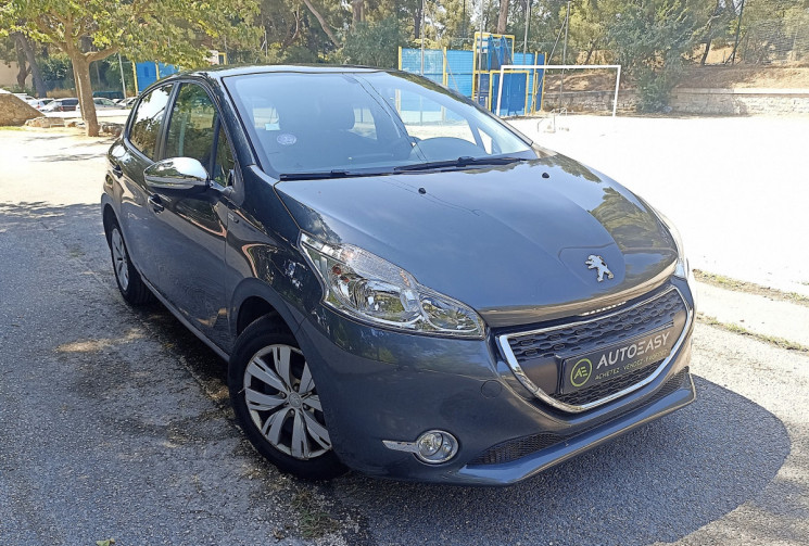 Peugeot 208 1.2L 82CH STYLE - Distrib à jour - Clim - Bluetooth - Gtie 12 mois