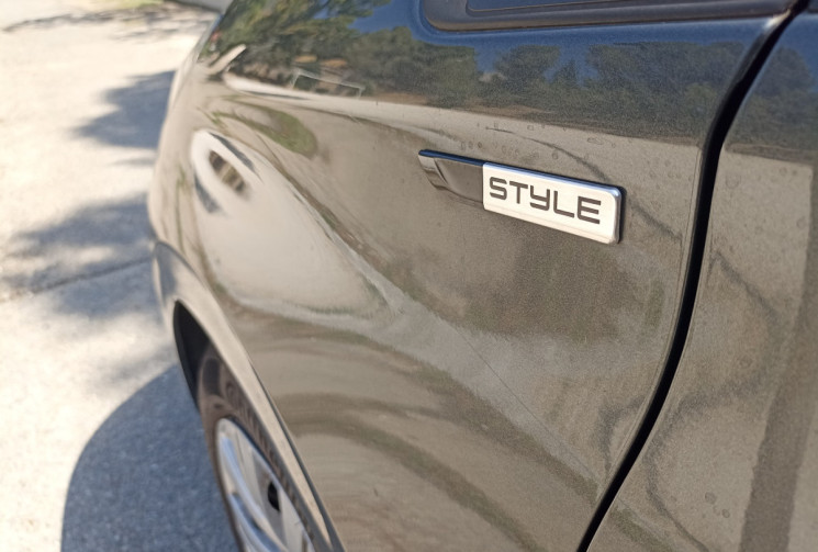 Peugeot 208 1.2L 82CH STYLE - Distrib à jour - Clim - Bluetooth - Gtie 12 mois