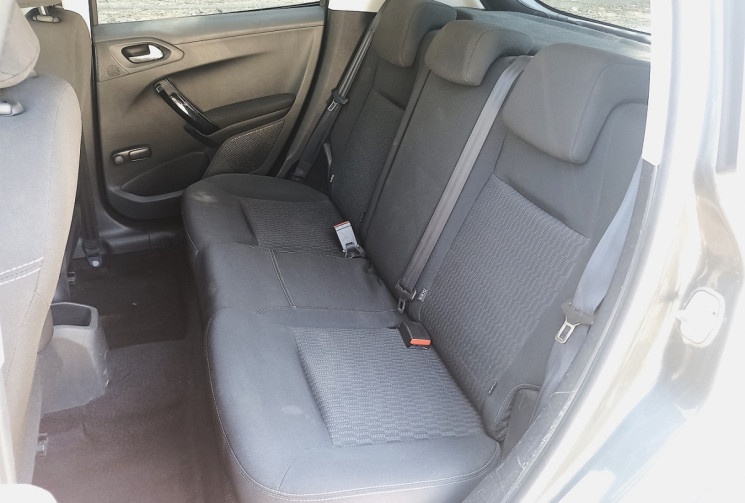 Peugeot 208 1.2L 82CH STYLE - Distrib à jour - Clim - Bluetooth - Gtie 12 mois