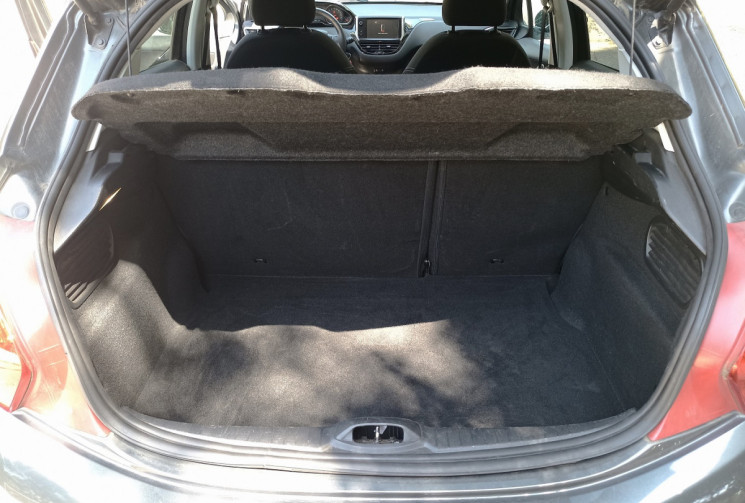 Peugeot 208 1.2L 82CH STYLE - Distrib à jour - Clim - Bluetooth - Gtie 12 mois