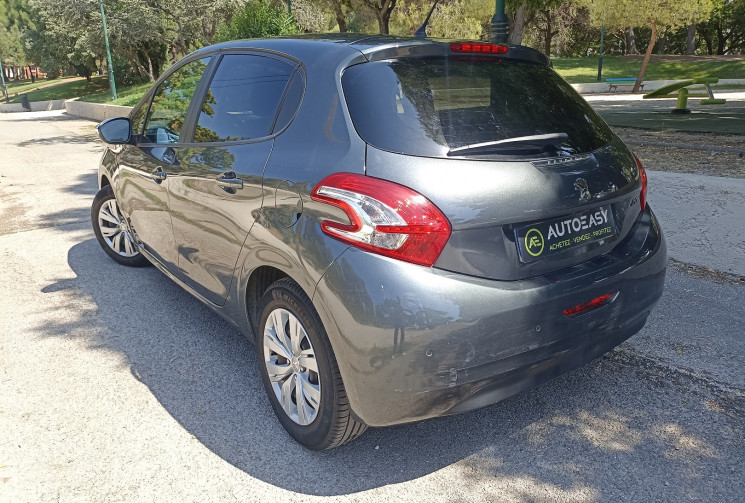 Peugeot 208 1.2L 82CH STYLE - Distrib à jour - Clim - Bluetooth - Gtie 12 mois