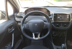 Peugeot 208 1.2L 82CH STYLE - Distrib à jour - Clim - Bluetooth - Gtie 12 mois