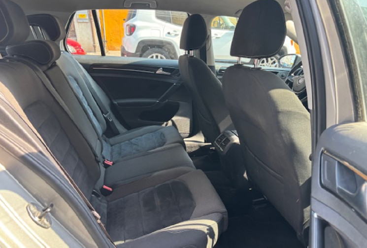 Volkswagen Golf VII confortline 5 Portes 1.6TDI Blue Motion DSG7 S&S 105 cv / GPS / DETECTEUR AV AR