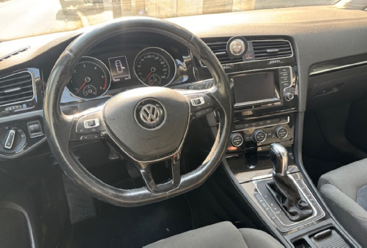 Volkswagen Golf VII confortline 5 Portes 1.6TDI Blue Motion DSG7 S&S 105 cv / GPS / DETECTEUR AV AR