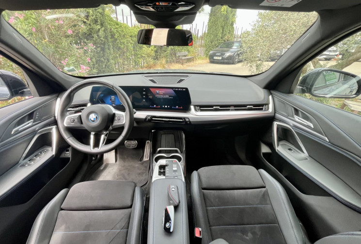 BMW iX1 eDrive20 204ch M sport 
