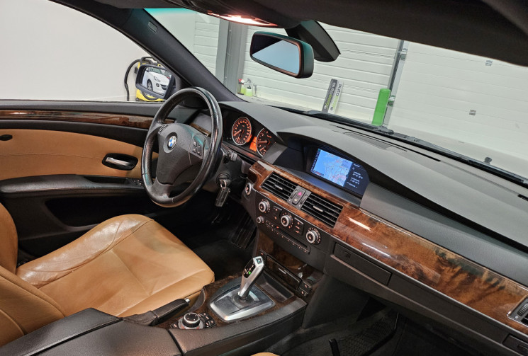 BMW Série 5 525IA LCI 3.0 218 cv touring sport luxe / toit pano / attelage