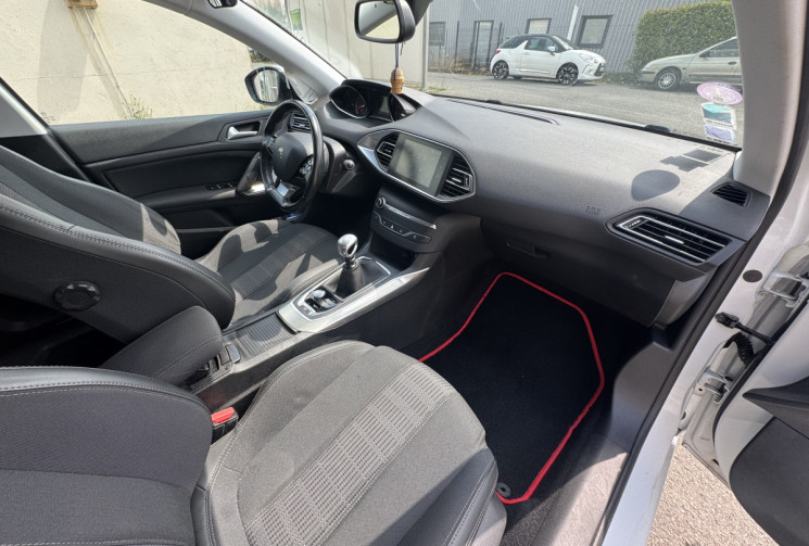 Peugeot 308  1.2  130ch Allure S&S 