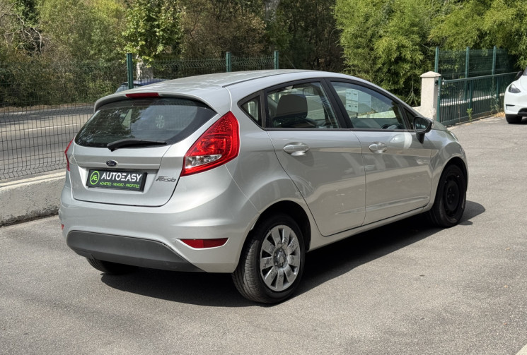 Ford Fiesta 5 portes 1.4 TDCi 70 ch TREND / 1ère main