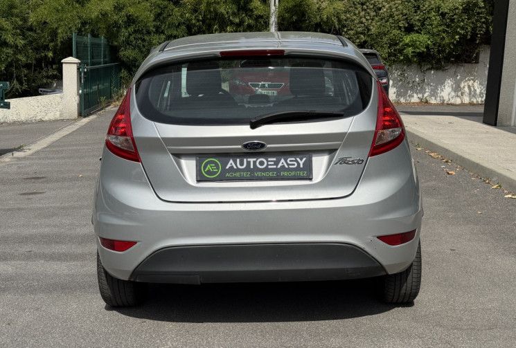 Ford Fiesta 5 portes 1.4 TDCi 70 ch TREND / 1ère main