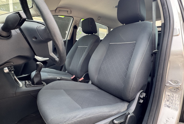 Ford Fiesta 5 portes 1.4 TDCi 70 ch TREND / 1ère main
