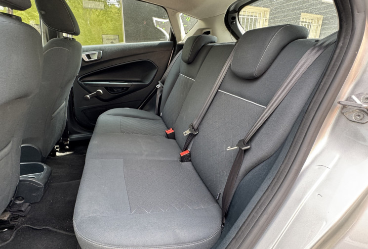 Ford Fiesta 5 portes 1.4 TDCi 70 ch TREND / 1ère main