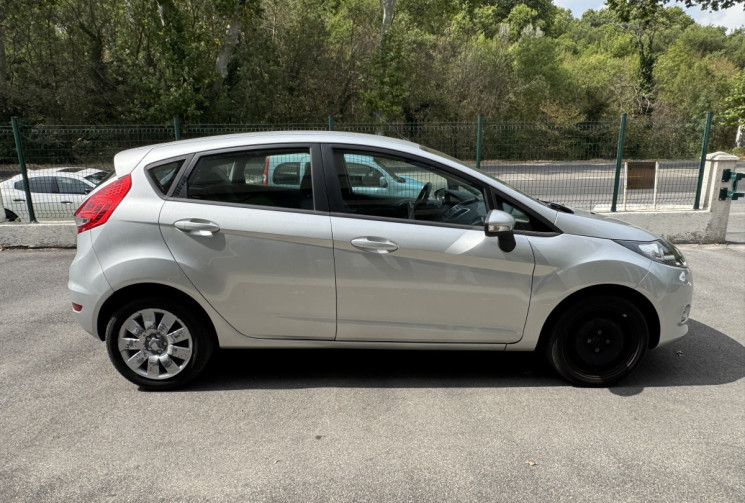 Ford Fiesta 5 portes 1.4 TDCi 70 ch TREND / 1ère main