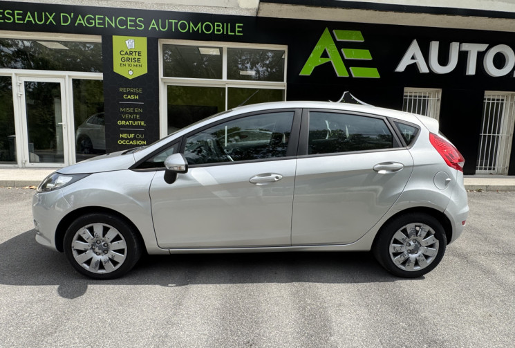Ford Fiesta 5 portes 1.4 TDCi 70 ch TREND / 1ère main