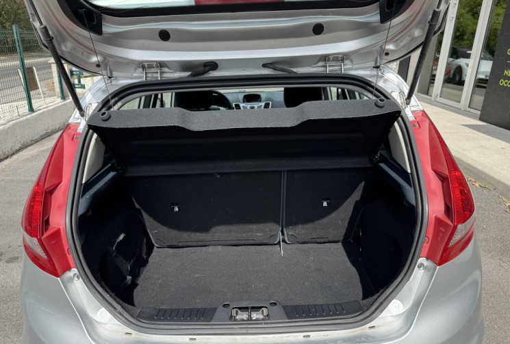 Ford Fiesta 5 portes 1.4 TDCi 70 ch TREND / 1ère main