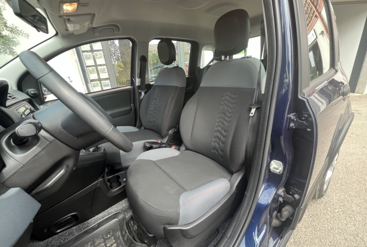 FIAT Panda 4x4 0.9 8v TwinAir 85ch 4x4 / Climatisation / faible kilométrage 