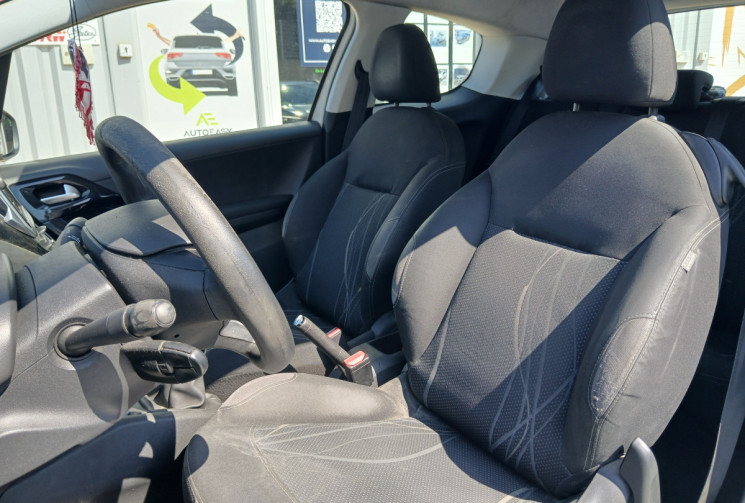 Peugeot 208 I 3 Portes 1.2 VTi 12V 82 ACTIVE