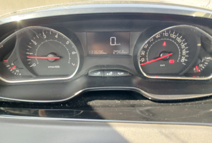 Peugeot 208 I 3 Portes 1.2 VTi 12V 82 ACTIVE