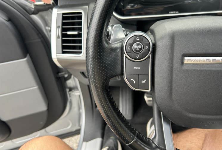 Land-Rover Range Rover Sport Mark V SDV6 3.0L 306 Ch HSE Dynamic * CARPLAY * TOIT OUVRANT * CAMERA