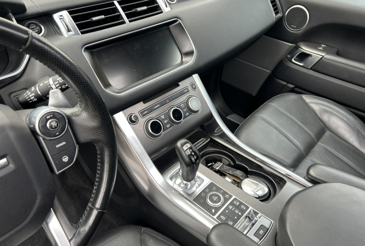 Land-Rover Range Rover Sport Mark V SDV6 3.0L 306 Ch HSE Dynamic * CARPLAY * TOIT OUVRANT * CAMERA