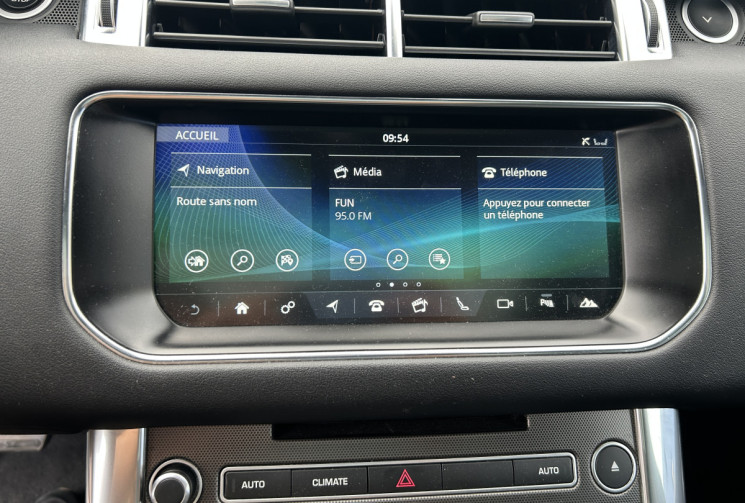 Land-Rover Range Rover Sport Mark V SDV6 3.0L 306 Ch HSE Dynamic * CARPLAY * TOIT OUVRANT * CAMERA