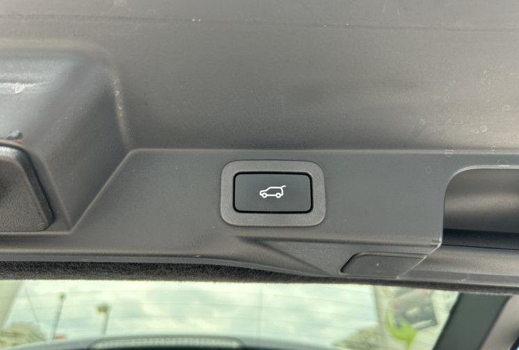 Land-Rover Range Rover Sport Mark V SDV6 3.0L 306 Ch HSE Dynamic * CARPLAY * TOIT OUVRANT * CAMERA