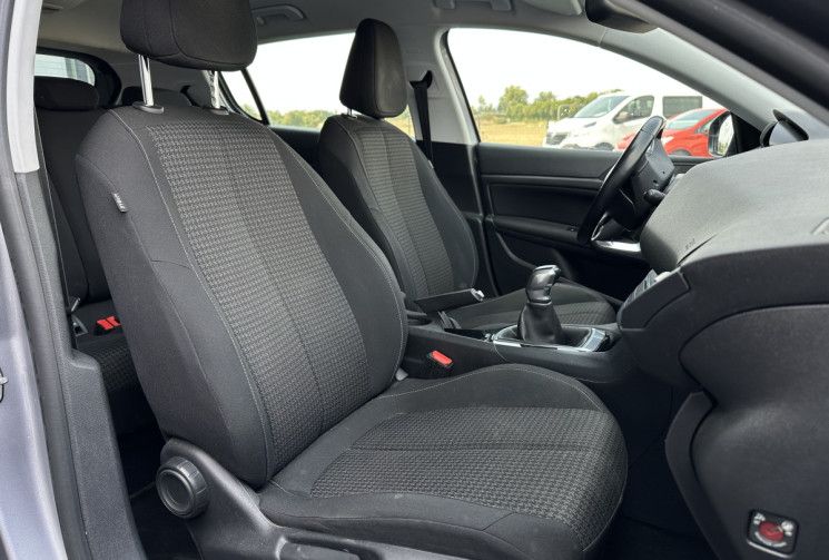 Peugeot 308 1.2 110cv ACTIVE - DISTRIBUTION NEUVE - RADAR 