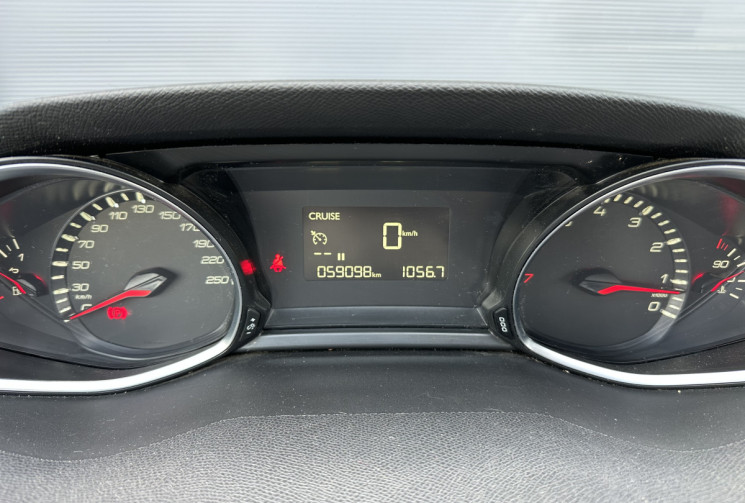 Peugeot 308 1.2 110cv ACTIVE - DISTRIBUTION NEUVE - RADAR 
