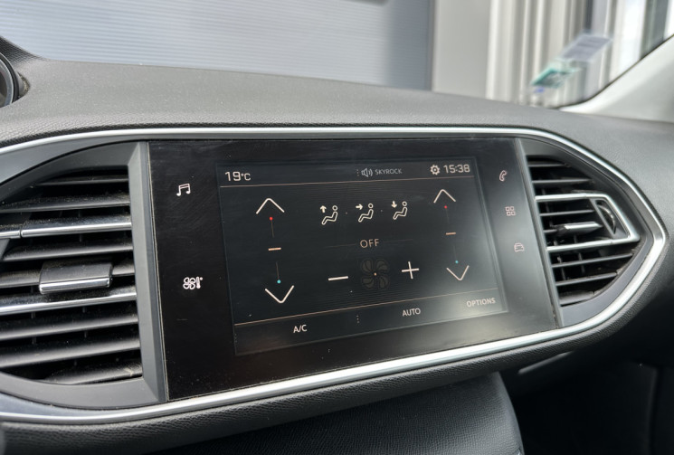 Peugeot 308 1.2 110cv ACTIVE - DISTRIBUTION NEUVE - RADAR 